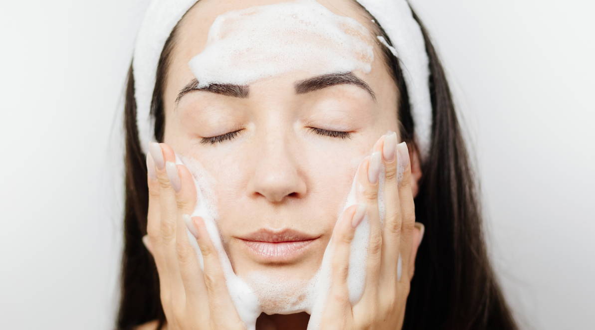 HOW OFTEN SHOULD I WASH MY FACE AND OTHER CLEANSING QUESTIONS Himaira